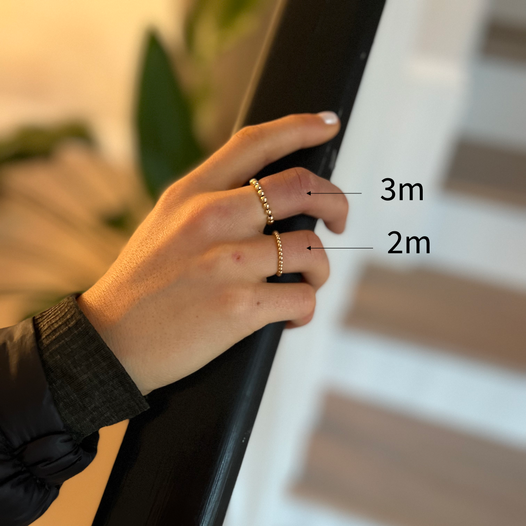 2mm vs 3mm gold ball ring on fingers